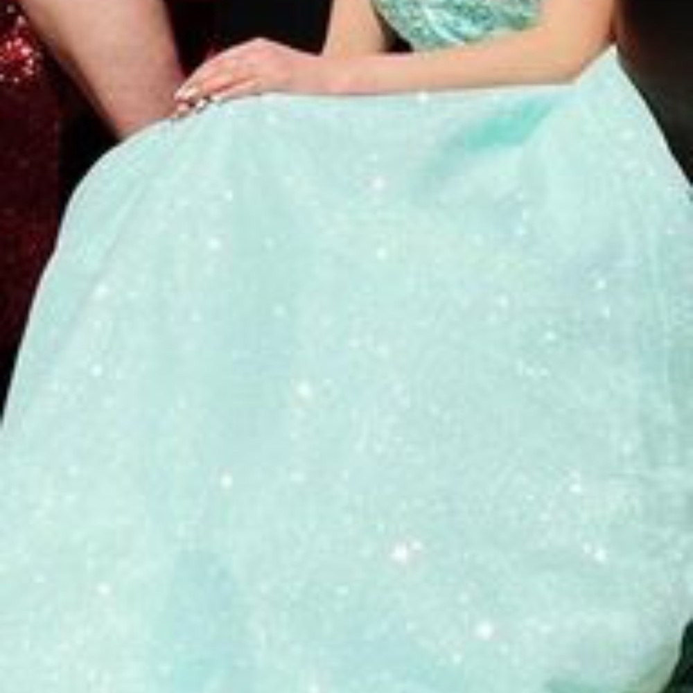Prom dress - Picture 6 of 8